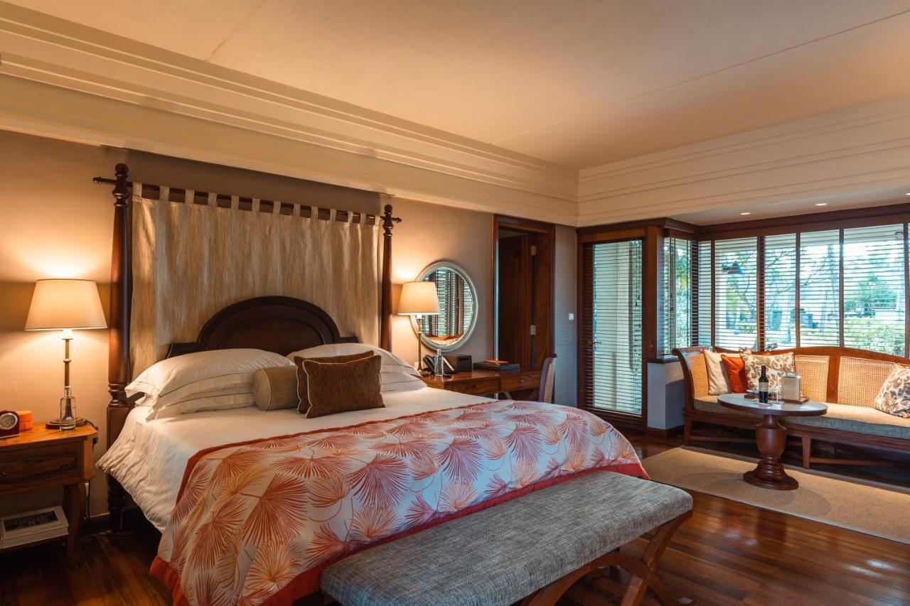 Constance Prince Maurice Poste de Flacq Exterior photo A bedroom at the Taj Bengal