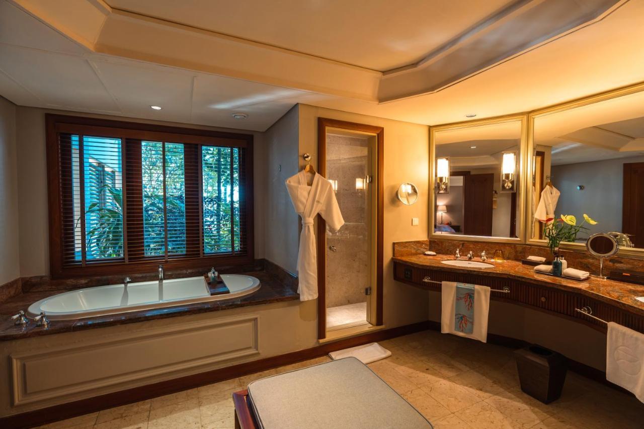 Constance Prince Maurice Poste de Flacq Exterior photo A bathroom in a hotel